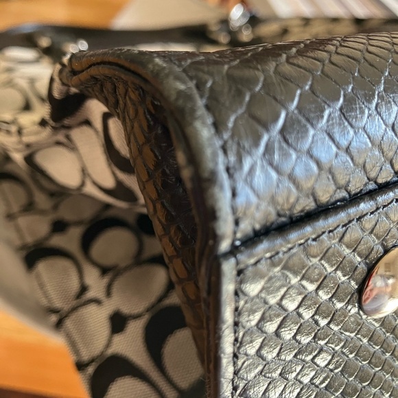 COACH Charlie Signature Python Tote Style - Black.  Front snap pocket. - Picture 11 of 11